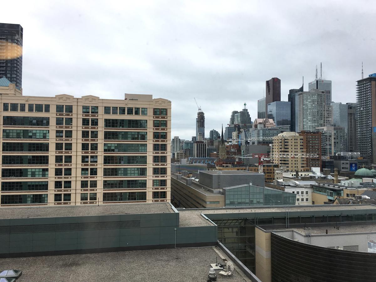 Toronto Metropolitan University- Pitman Hall Residence מראה חיצוני תמונה