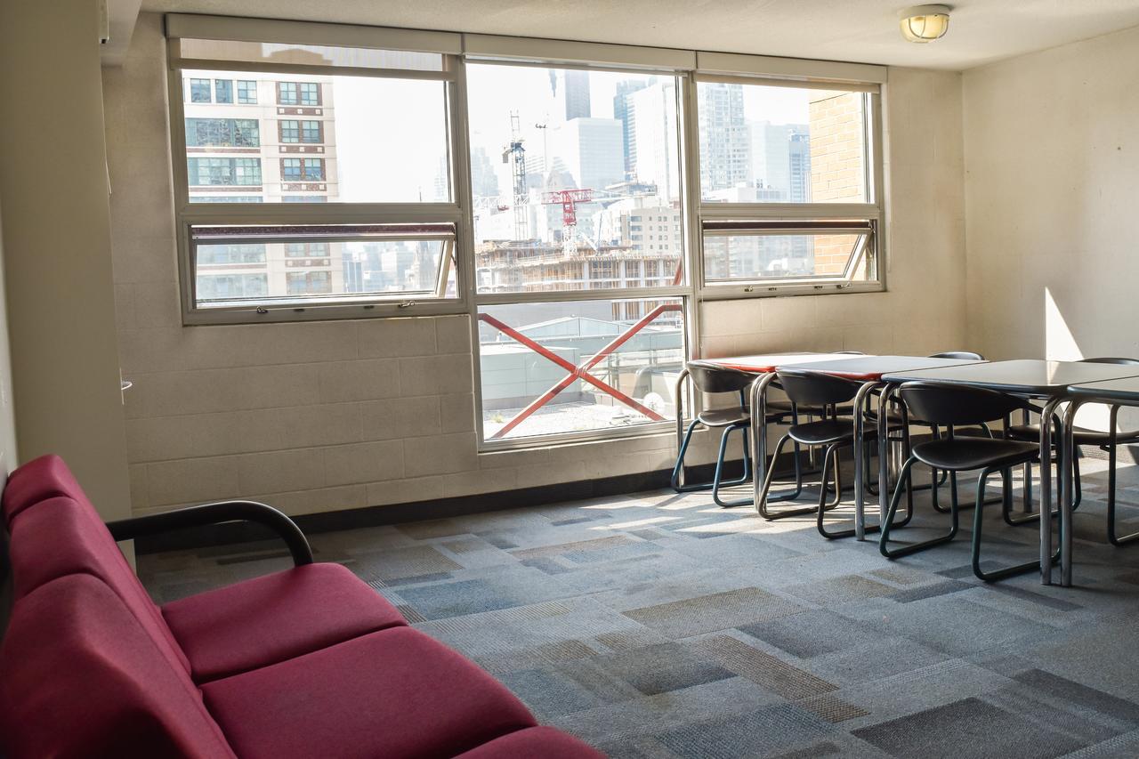 Toronto Metropolitan University- Pitman Hall Residence מראה חיצוני תמונה